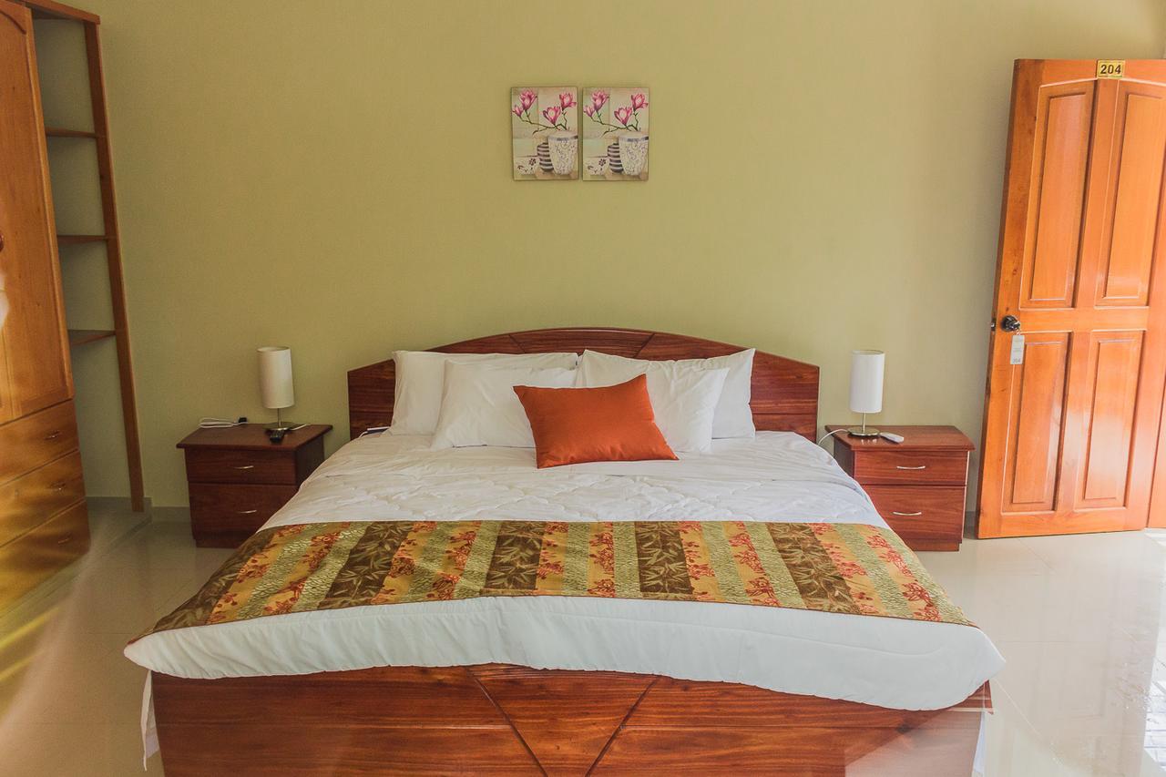 La Floresta Tarapoto Hostal エクステリア 写真