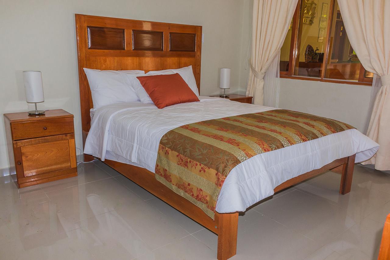 La Floresta Tarapoto Hostal エクステリア 写真