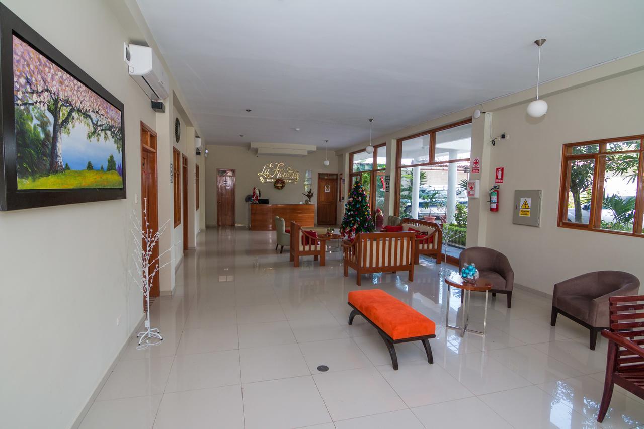 La Floresta Tarapoto Hostal エクステリア 写真