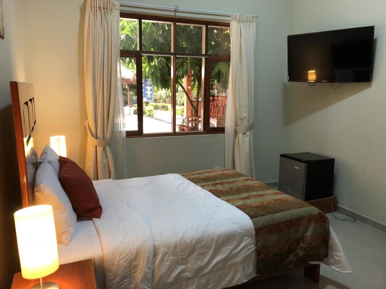 La Floresta Tarapoto Hostal エクステリア 写真
