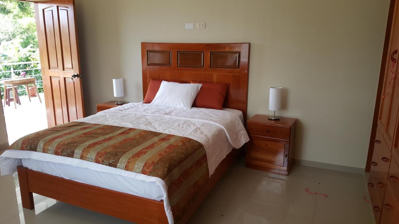 La Floresta Tarapoto Hostal エクステリア 写真