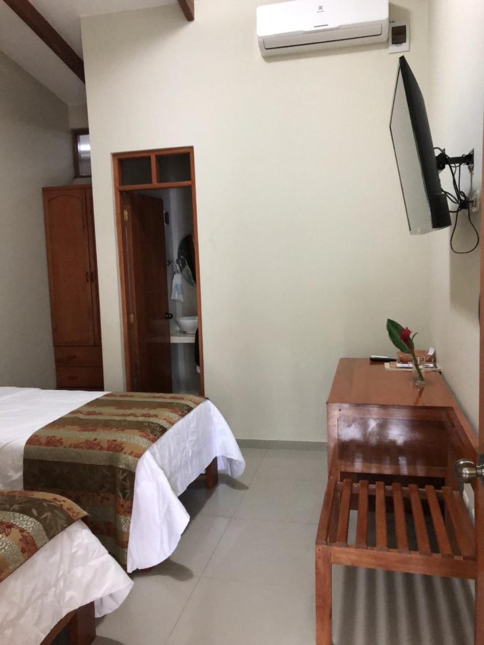 La Floresta Tarapoto Hostal エクステリア 写真